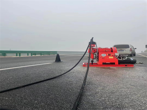 延寿马路路基路面开裂下沉注浆加固灌浆